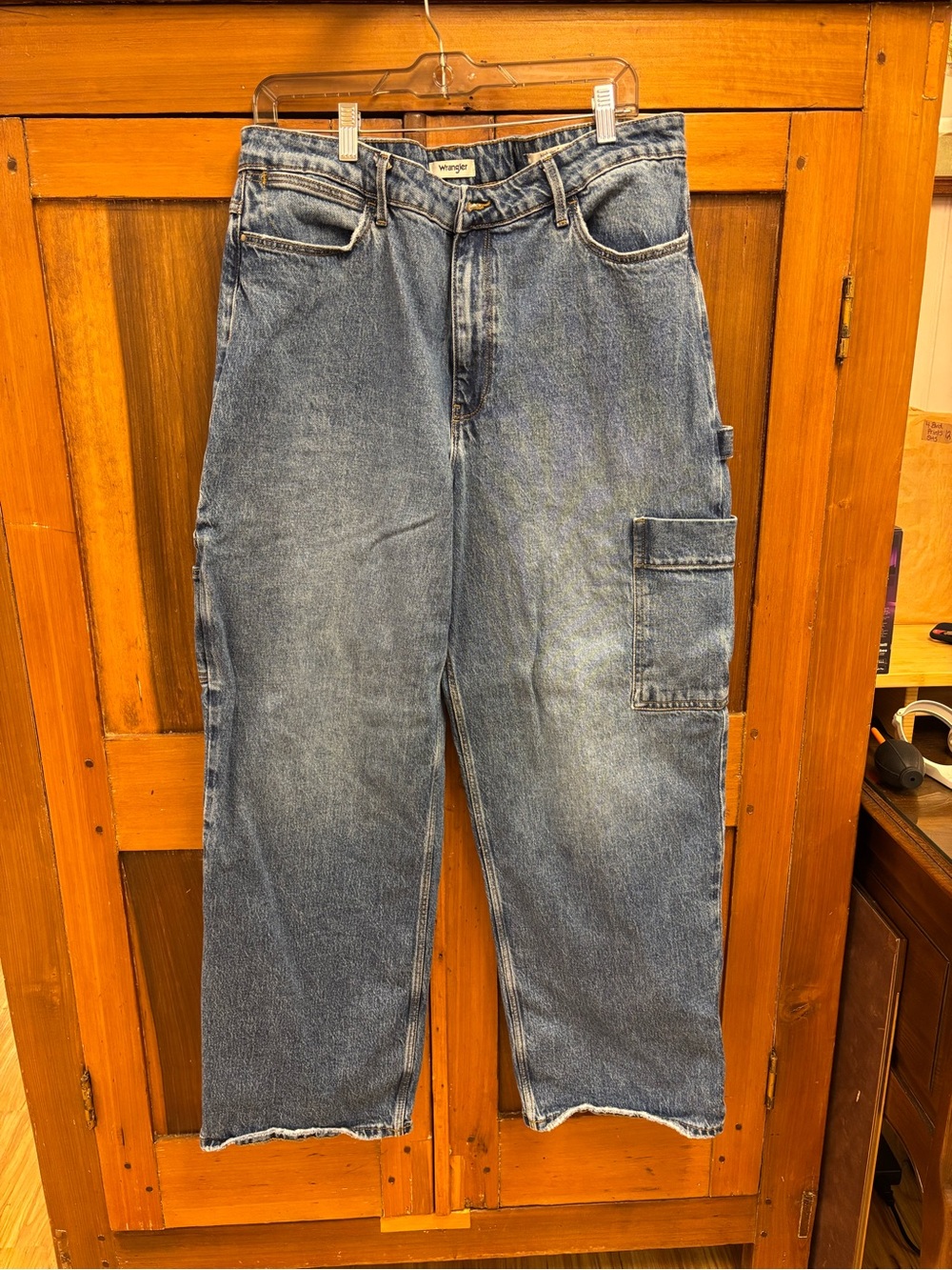 Wrangler High-Rise Carpenter Jeans – Size 32